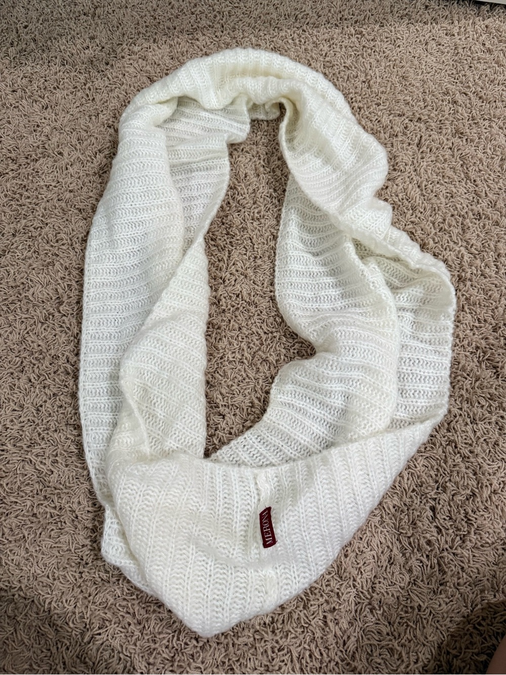White infinity scarf